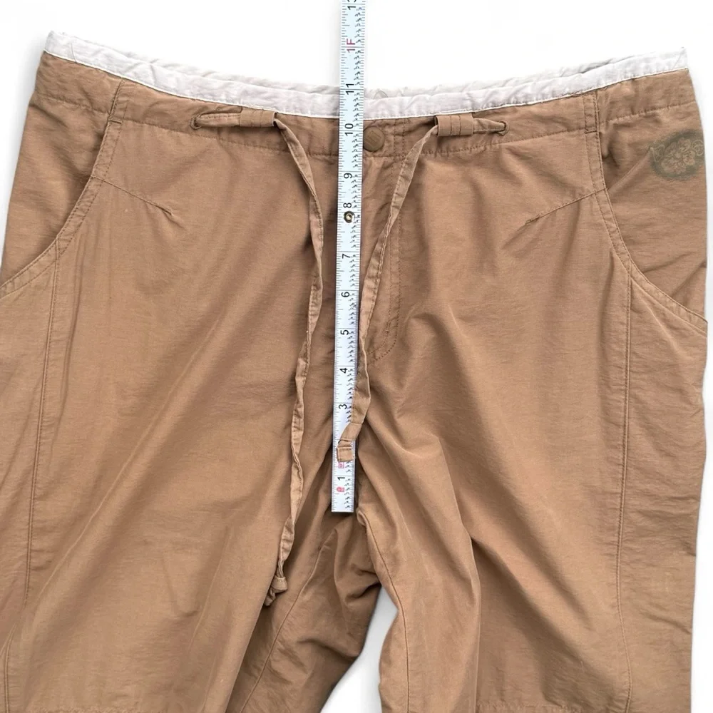 Columbia | Nylon Cargo Capri Pants | M - Picture 6 of 8